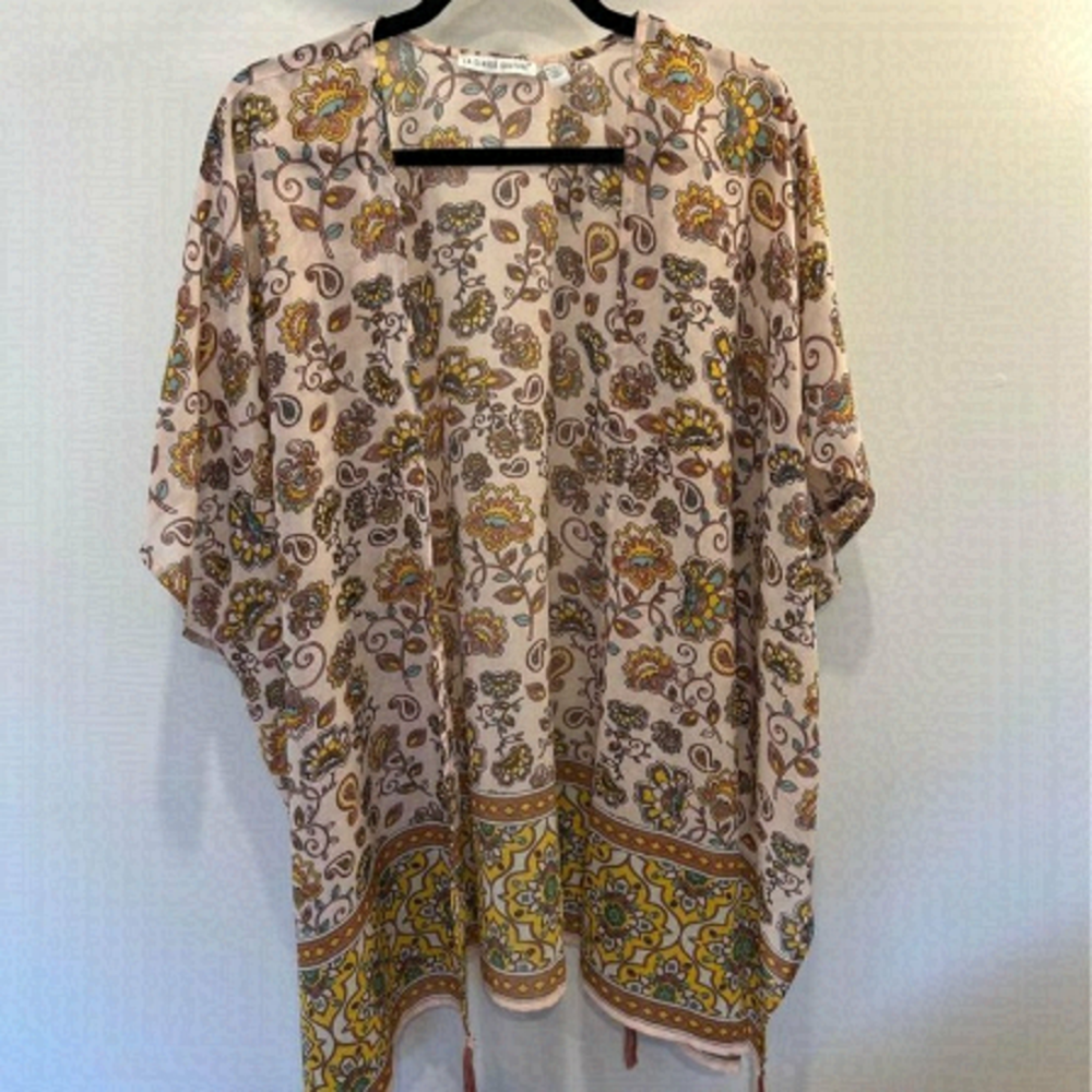 Woman’s swimsuit cover (kaftan). Lightweight. Size medium. Gorgeous design/colou